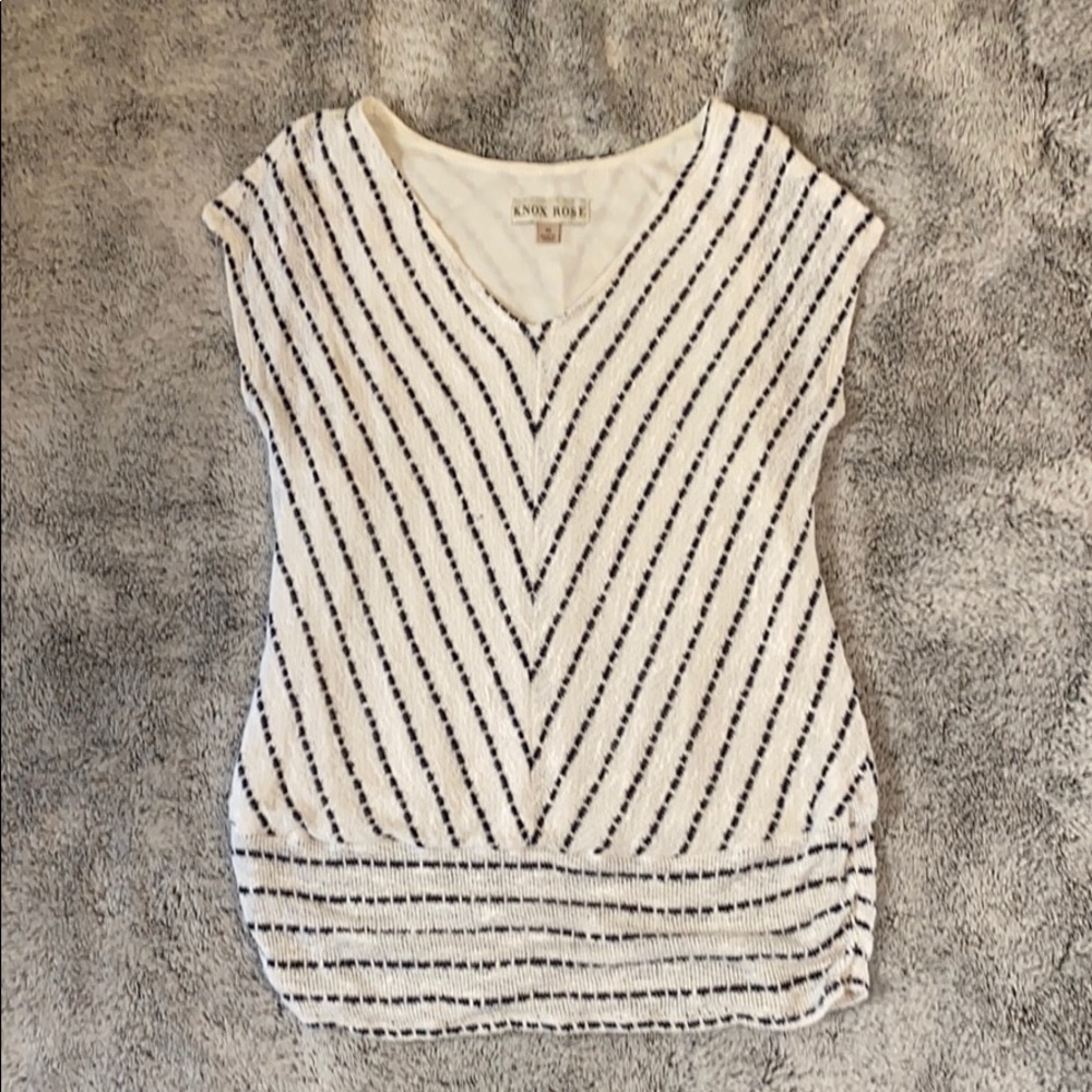Knox Rose white and black shirt